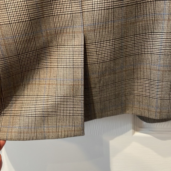 See next listing for matching pant. Sharp Blazer in cool tone plaid - Picture 7 of 7